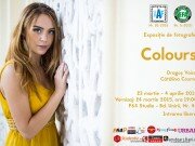 Expoziția de fotografie „Colours” – „Cum haina îl face pe tânăr”